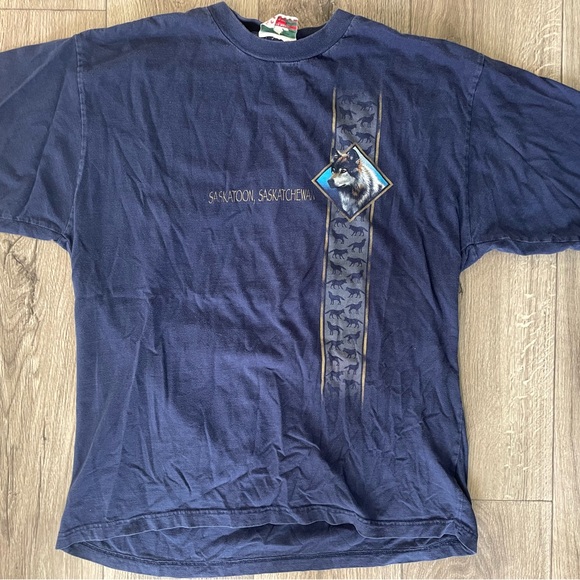 VTG Saskatoon, Saskatchewan Wolf XL Tee - Picture 1 of 5